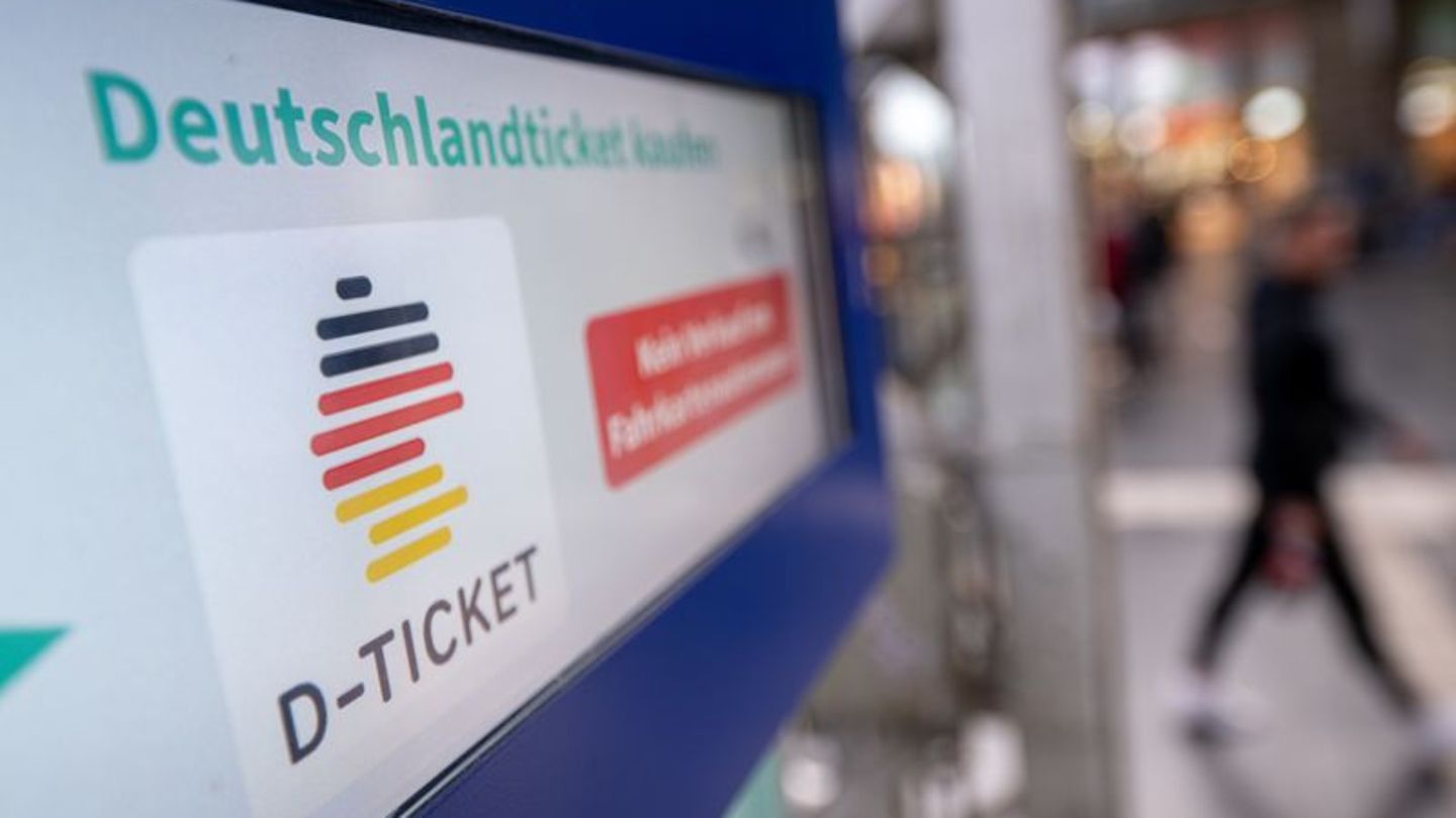 Deutschlandticket: Nach Preiserhöhung: Landesschülerrat fordert Schülerticket