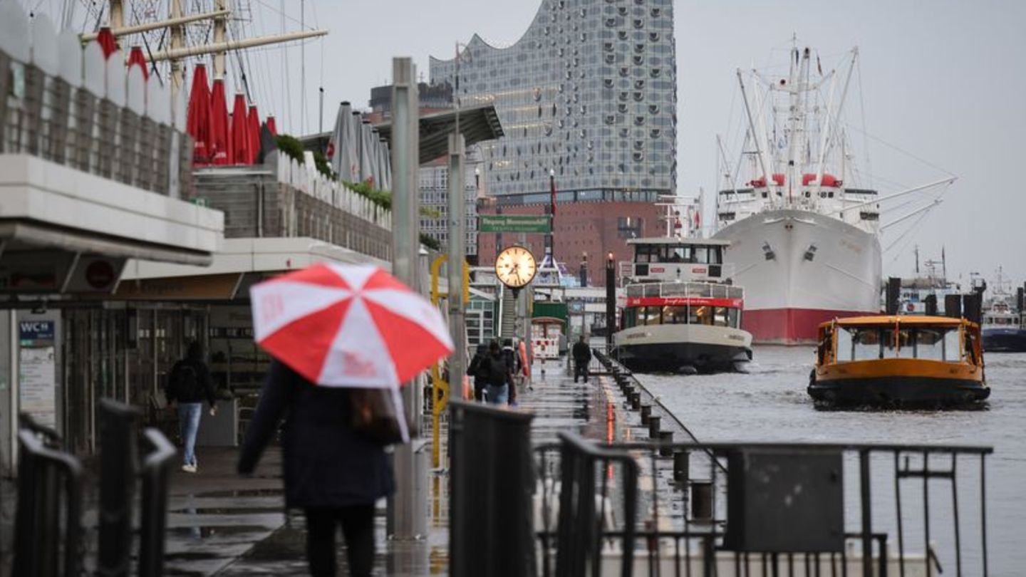 Deutscher Wetterdienst: Regenwolken ziehen über Hamburg und Schleswig-Holstein