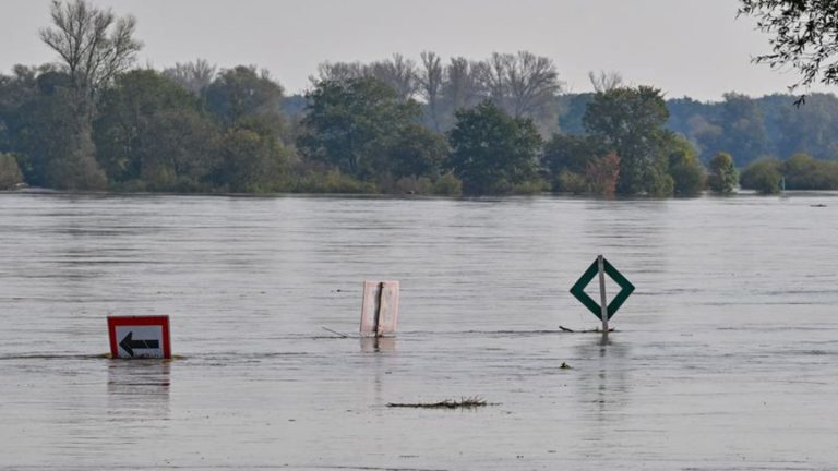 Überflutungsgefahr: Erstmals höchste Hochwasser-Alarmstufe erreicht