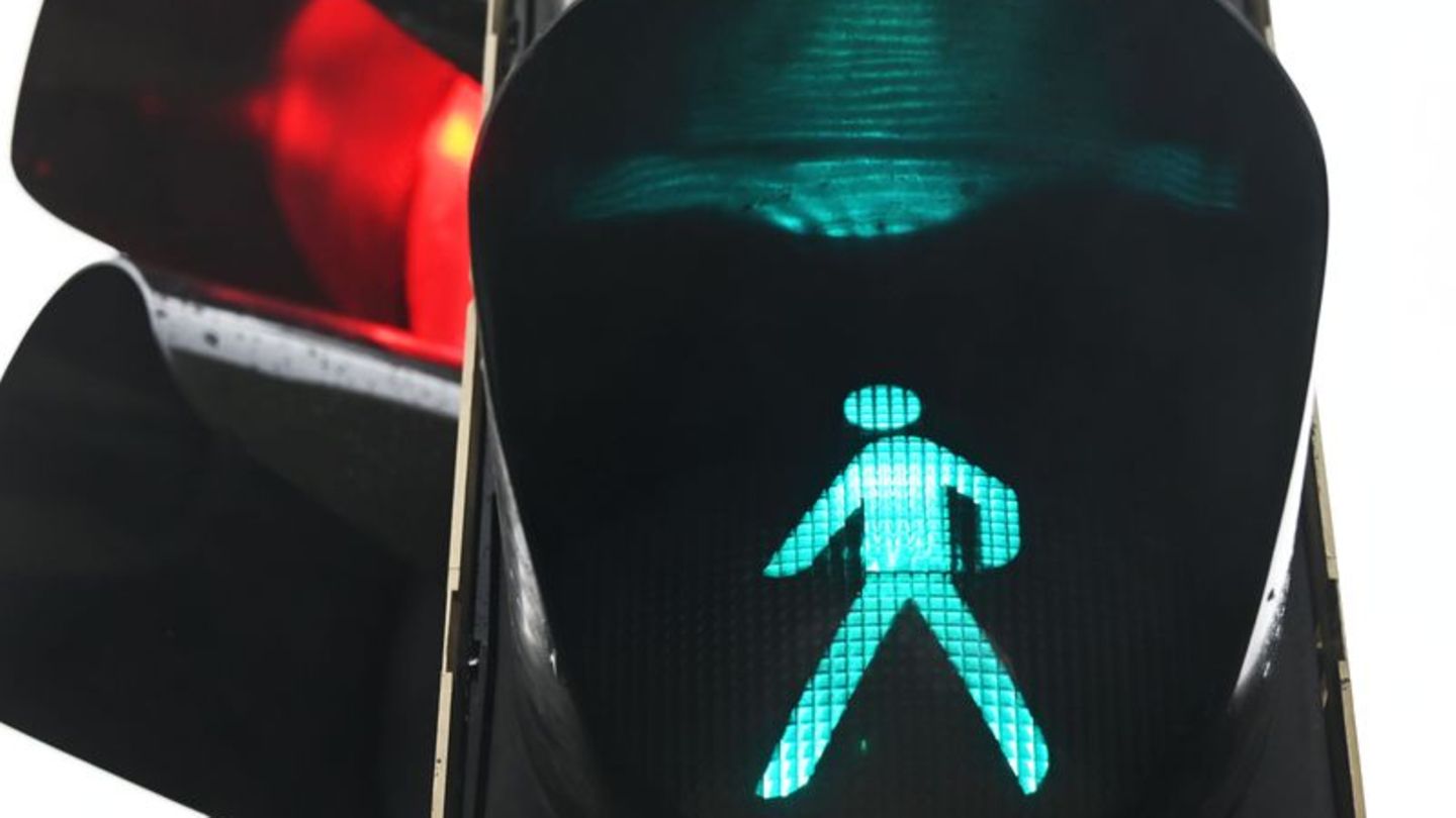 Trend Ampelmännchen: Maskottchen Betzi als Ampelmännchen in Kaiserslautern