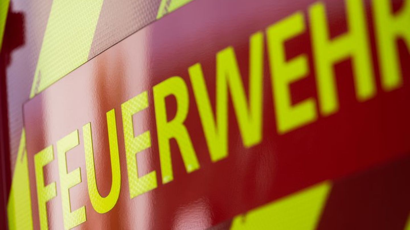 Feuer: Bis zu zwei Millionen Euro Schaden nach Brand in Lagerhalle