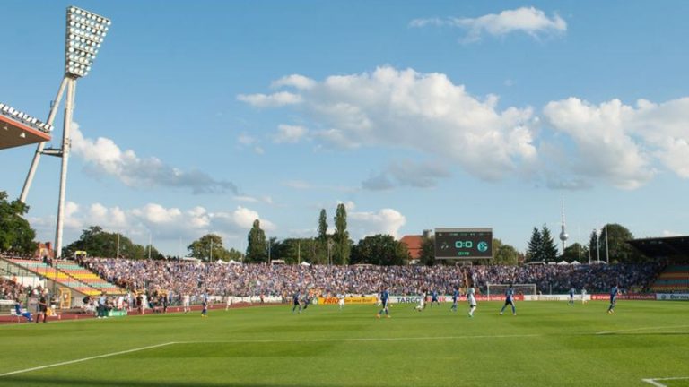 DDR-Geschichte: Autorin Erpenbeck kritisiert Abriss des Jahn-Stadions