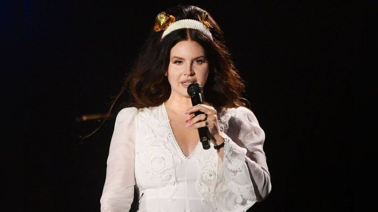 Lana Del Rey: Die Sängerin hat geheiratet