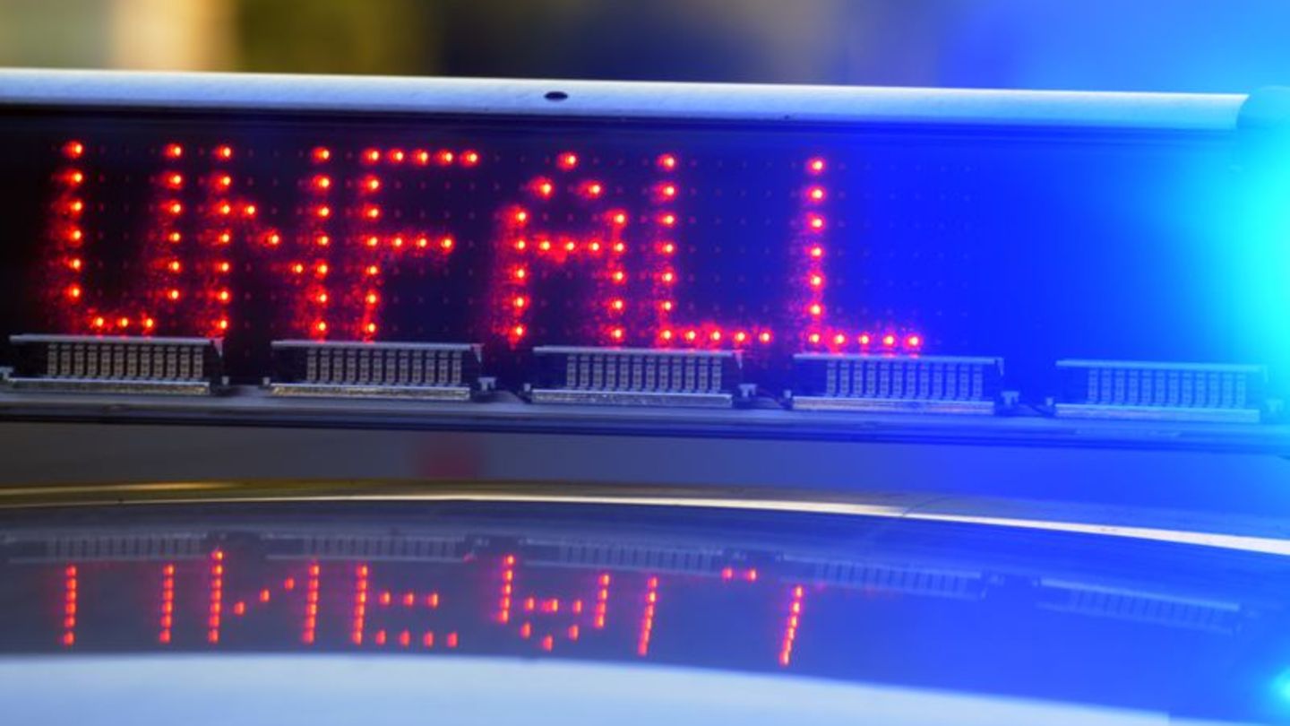 Verkehr: Säugling und drei Erwachsene bei Autounfall verletzt