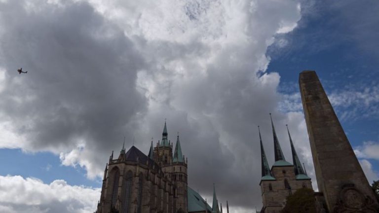 Wetter: Stürmischer Start in herbstliches Wochenende