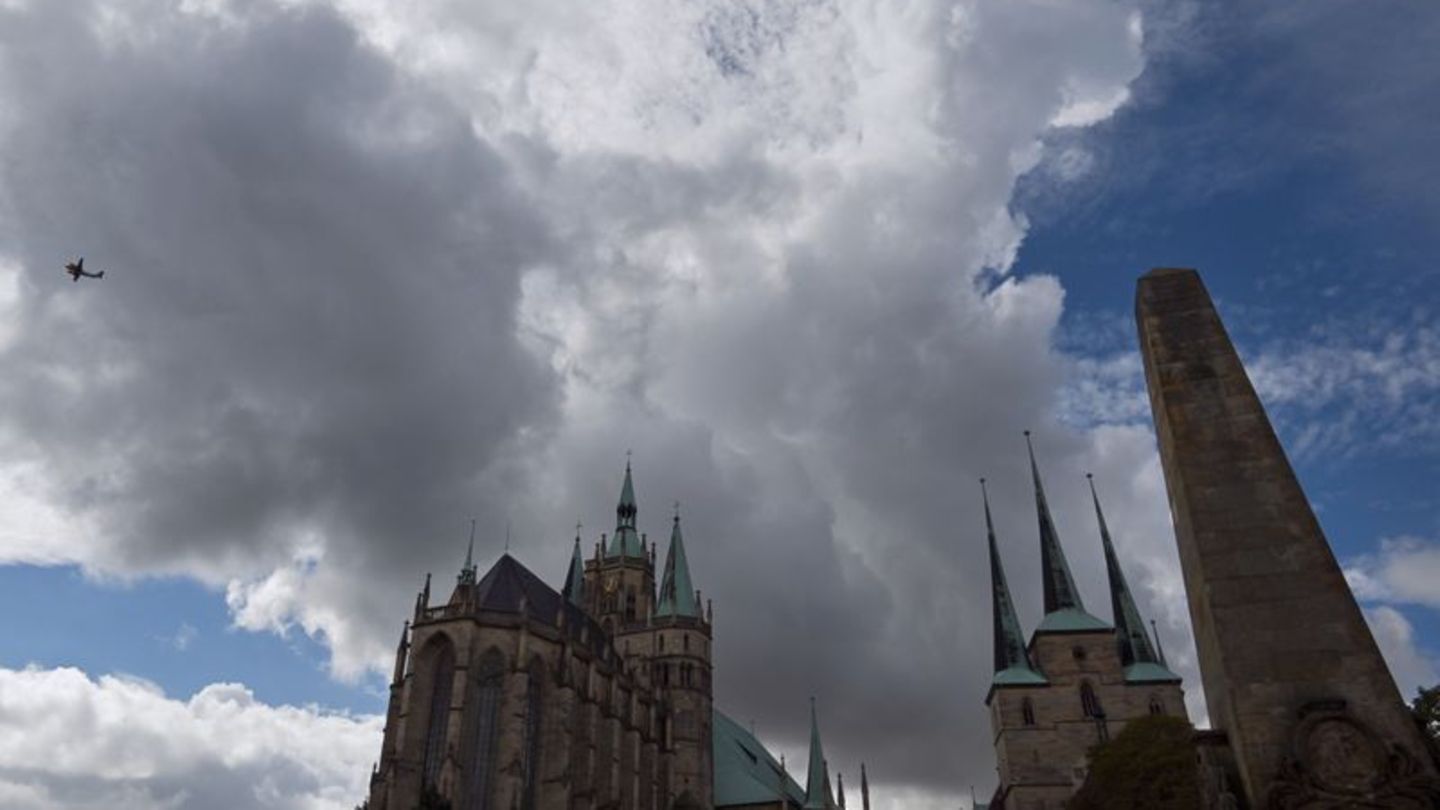 Wetter: Stürmischer Start in herbstliches Wochenende