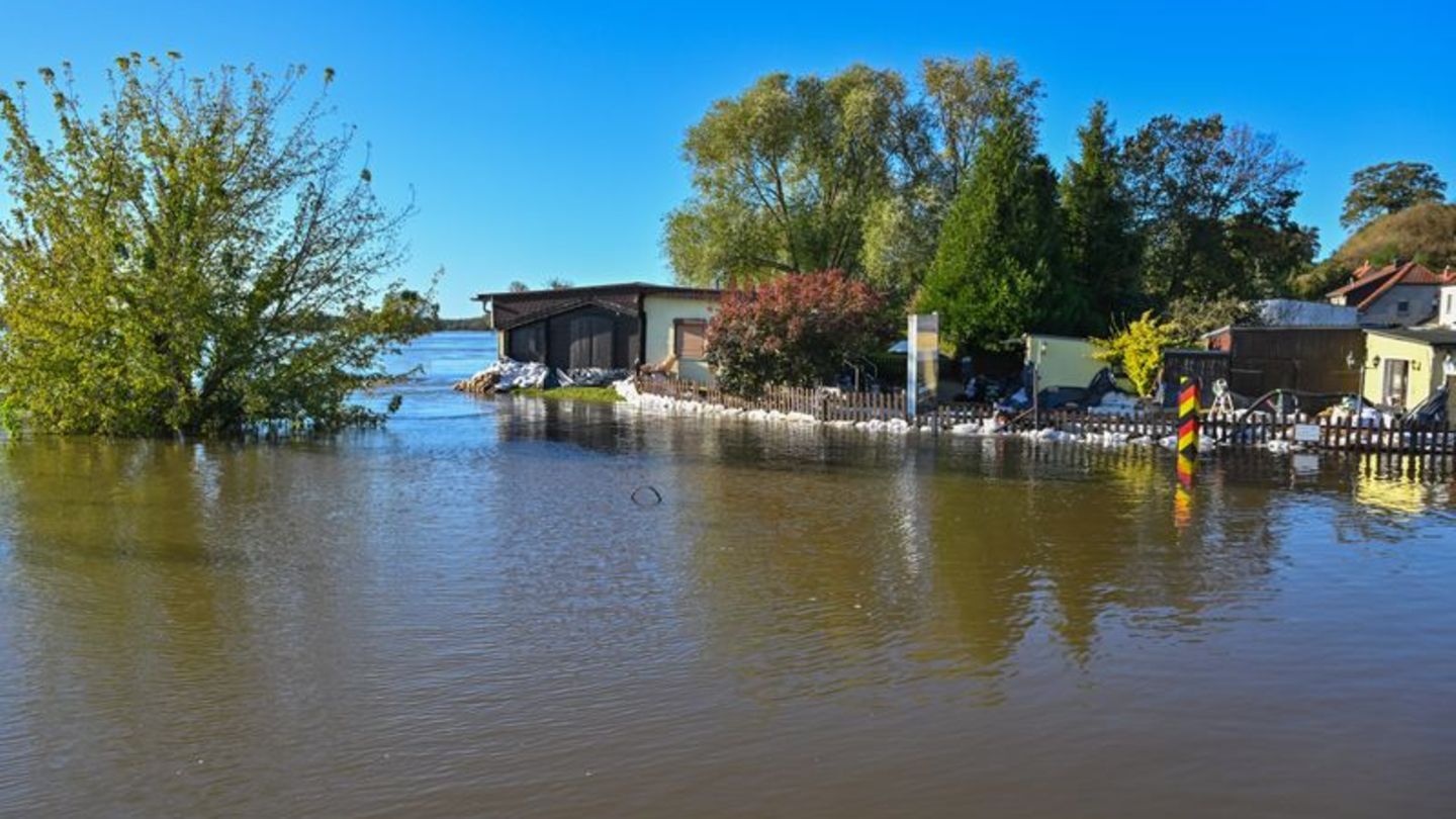 Überflutungen: Entspannung bei Hochwasser - Kreise fahren Alarmstufe zurück