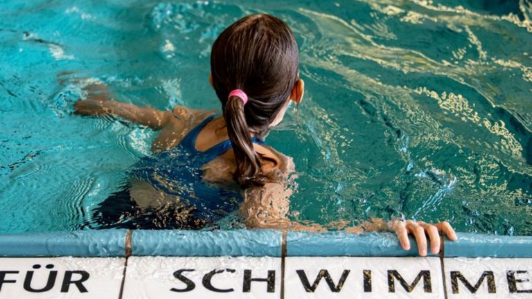 Weniger Bäder: Schwimmverband in NRW beklagt "dramatisches" Bädersterben