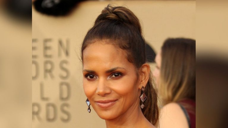 Halle Berry: Darum hat sie plötzlich viele Achselhaare