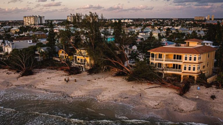 Unwetter: Aufräumarbeiten nach Sturm "Helene" - Biden verspricht Hilfe