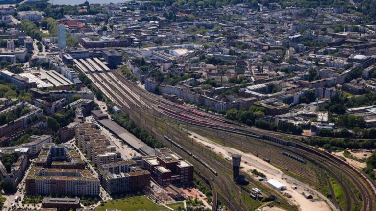 Bahnverkehr: Oberleitungsschaden bei Altona behindert Zugverkehr