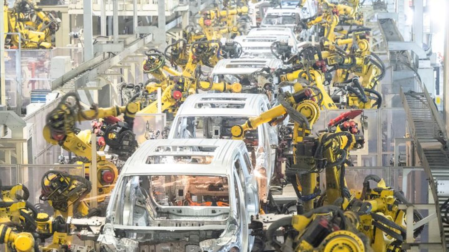 E-Autos aus China: Autoindustrie: Deutschland muss gegen EU-Strafzölle stimmen