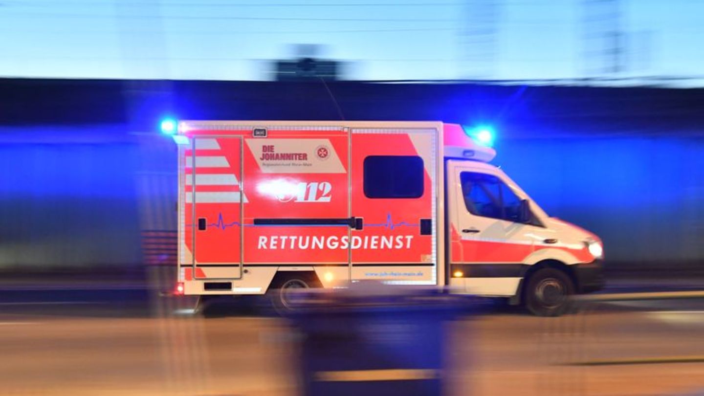 Frontalzusammenstoß: Fahrer betrunken? 71-Jähriger bei Unfall schwer verletzt