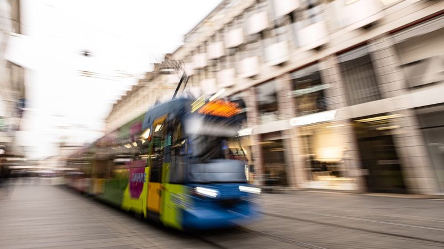 Öffentlicher Meinungsaustausch: Demokratiezug rollt bald durch Kassel