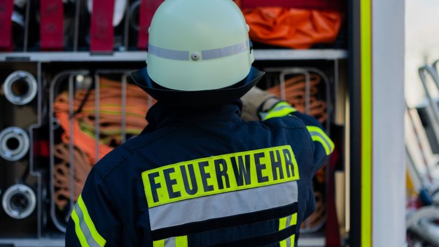 Feuer: Kerze löst Zimmerbrand aus - drei Leichtverletzte