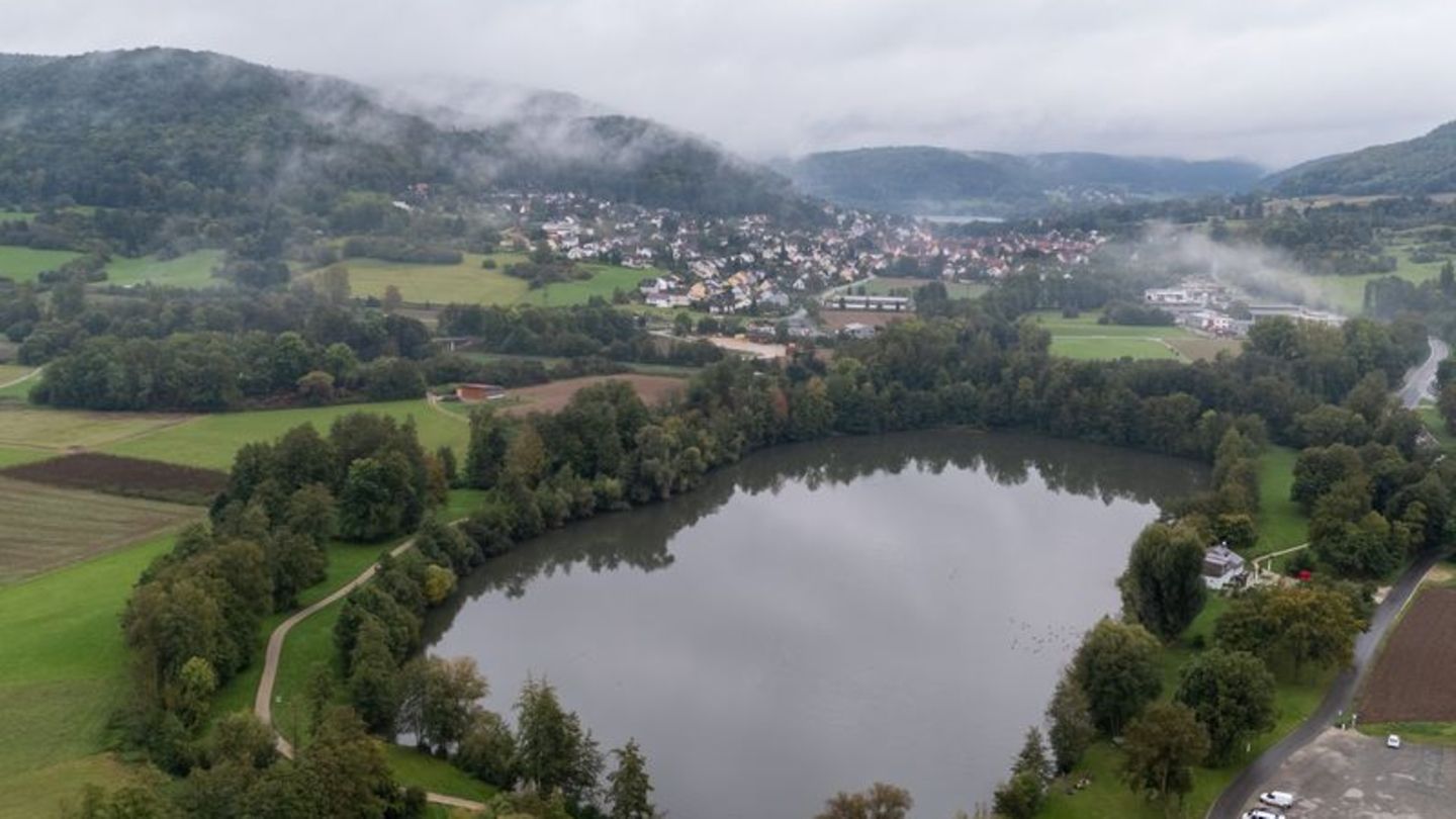 Mutmaßliches Tötungsdelikt: Vermisste 49-Jährige: Baggersee bei Suche weiter im Fokus