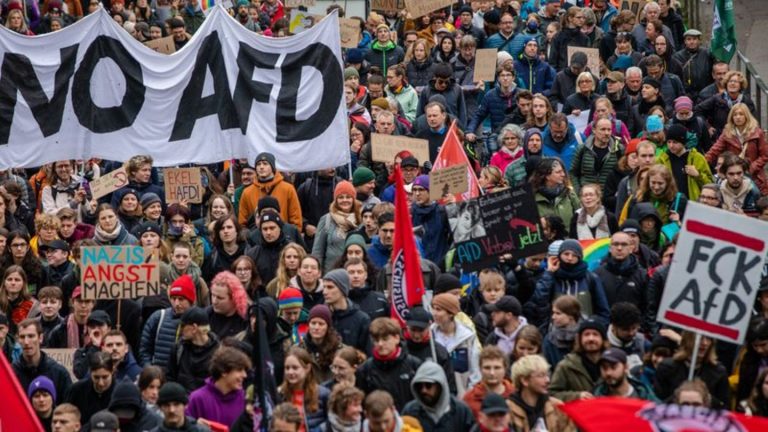 Bündnis: Rund 2.000 Menschen demonstrieren gegen AfD-Treffen in Ulm