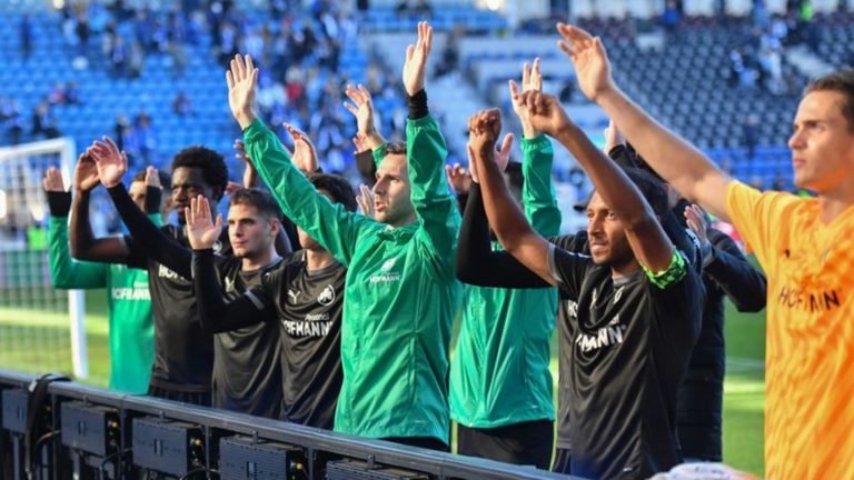 2. Fußball-Bundesliga: Fürther Aufholjagd nach zwei kuriosen Hand-Blackouts