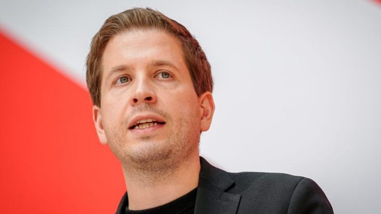 Parteien: SPD verliert Wahlkampf-Manager - Kühnert tritt zurück