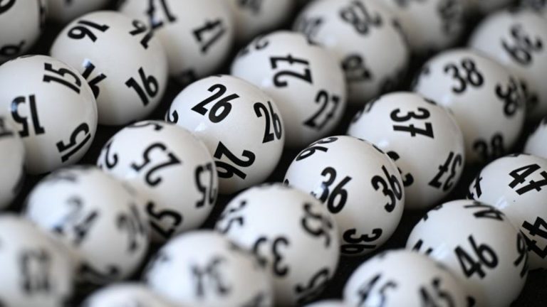 Glücksspiel: Pfälzer gewinnt bei Lotto "6 aus 49" rund 885.000 Euro