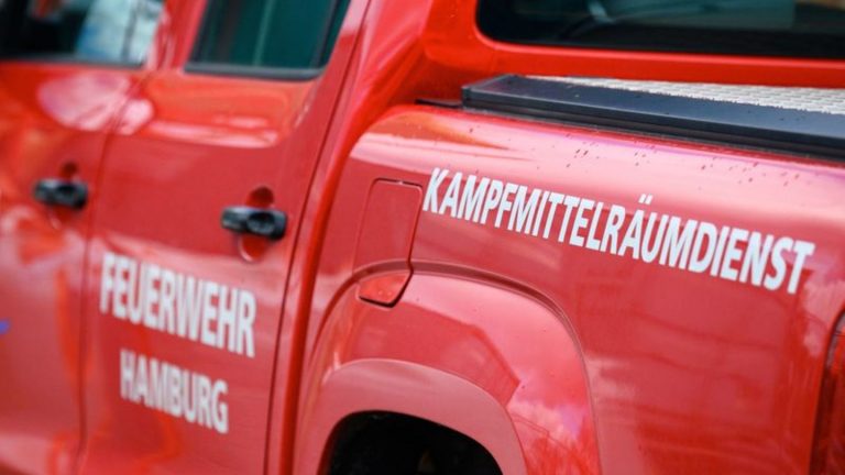 Notfälle: Weltkriegsbombe im Hamburger Hafen ist entschärft