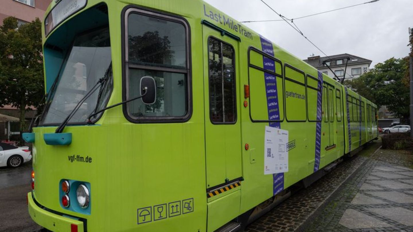 Versandhandel: Testlauf mit Güterstraßenbahn in Frankfurt vielversprechend