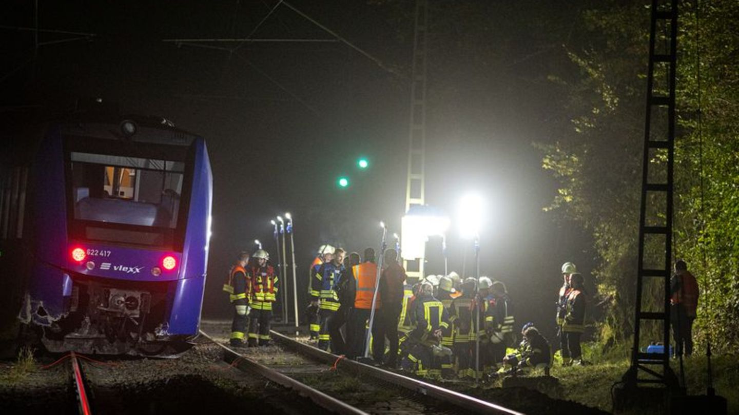 Bahnunfälle: Strecke nach Zugentgleisung im Saarland weiter gesperrt