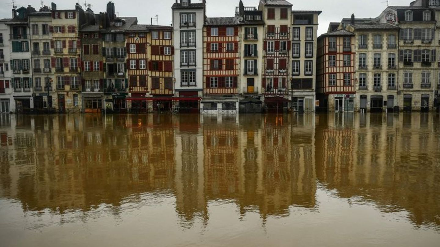 Verheerende Regenfälle: "Ein Trauma": Frankreich kämpft gegen Wassermassen