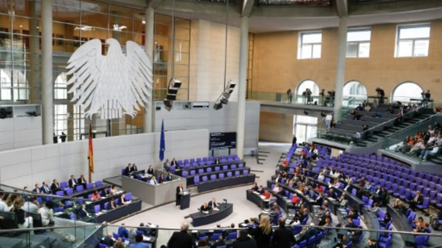 Bundestag verabschiedet beide Teile des Sicherheitspakets