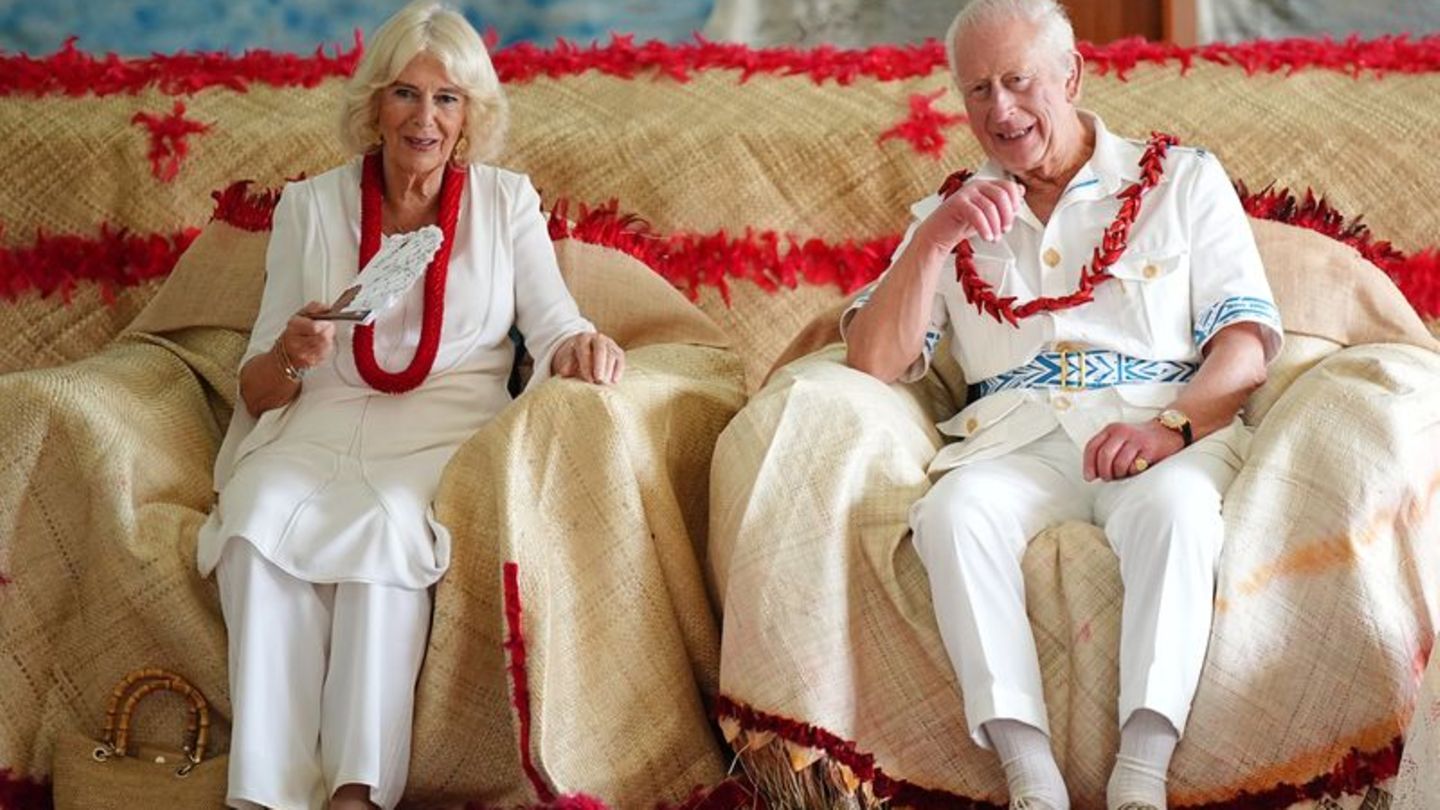 Commonwealth-Gipfel: Ganz in Weiß: Charles und Camilla im Pazifikstaat Samoa