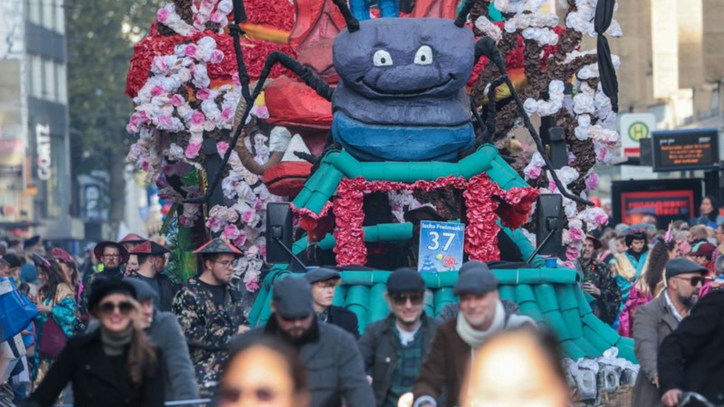 Großes Volksfest: Tausende Schaulustige bei Freimarktsumzug in Bremen