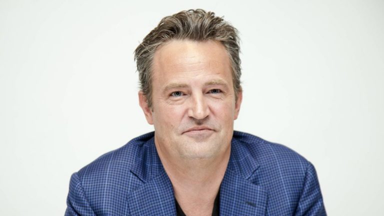 1. Todestag von Matthew Perry: Freunde und Familie bewahren sein Vermächtnis