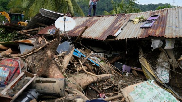 Taifun im Anmarsch: Philippinen: Auf tödlichen Sturm "Trami" folgt "Kong-rey"