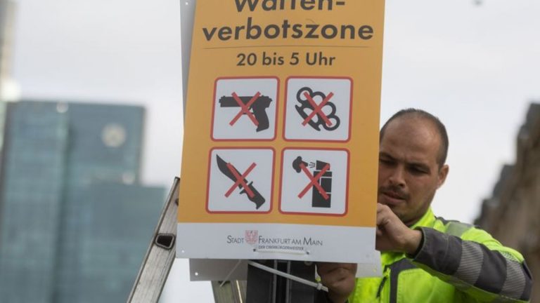 Kriminalität: Bilanz zu ein Jahr Waffenverbotszone im Bahnhofsviertel