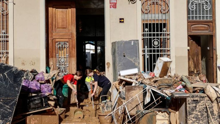 Flutdrama in Urlaubsregion: Mindestens 158 Tote bei Unwettern in Spanien