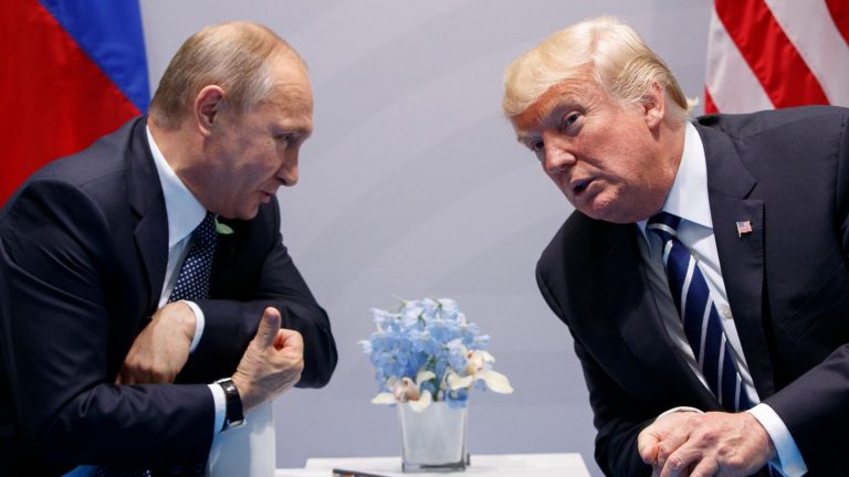 Buch von Bob Woodward: Donald Trump versorgte Wladimir Putin wohl heimlich mit Corona-Tests