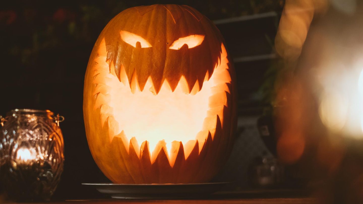 Halloween: Kürbis schnitzen: Mit diesen Tipps kreieren Sie schaurig-schöne Grimassen