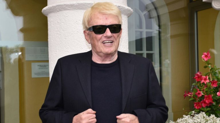 Leben im Alter: Kauft er sich eine Ersatz-Familie? Heino verteilt sein Erbe zu Lebzeiten