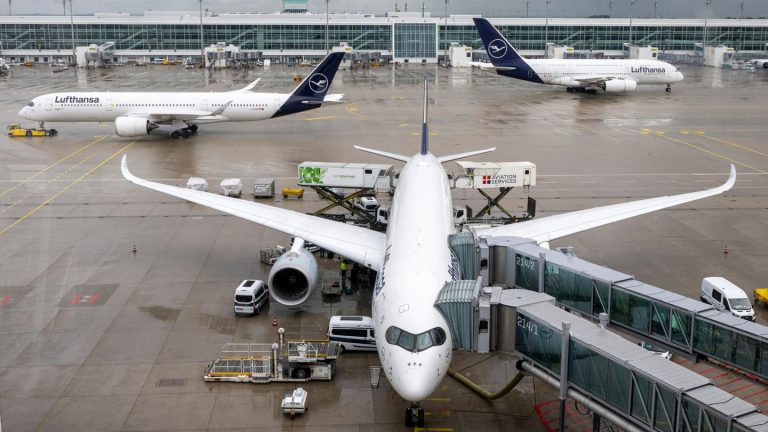 Lange Schlangen: Chaos am Flughafen München: 750 Passagiere verpassten Flieger