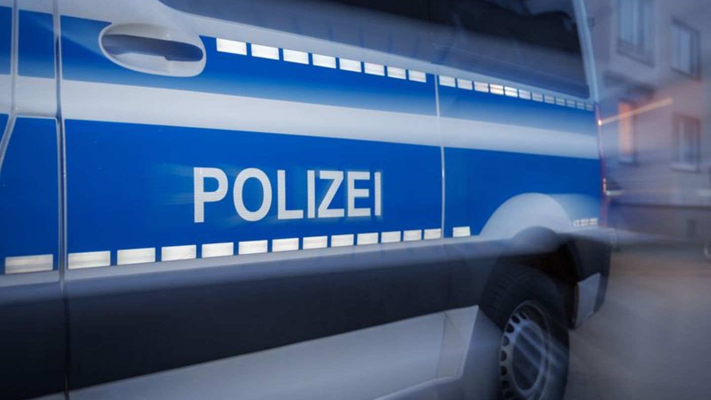 Halloween-Krawalle: Jugendliche bewerfen Beamte in Hannover mit Böllern