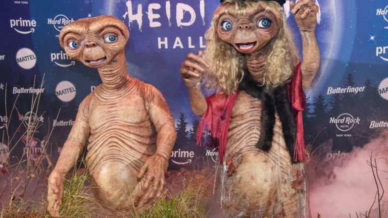 Berühmte Halloween-Party: Glühender Finger und Kulleraugen: Klum ist E.T.