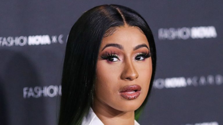 Bei Veranstaltung in Milwaukee: Cardi B stellt sich hinter Kamala Harris