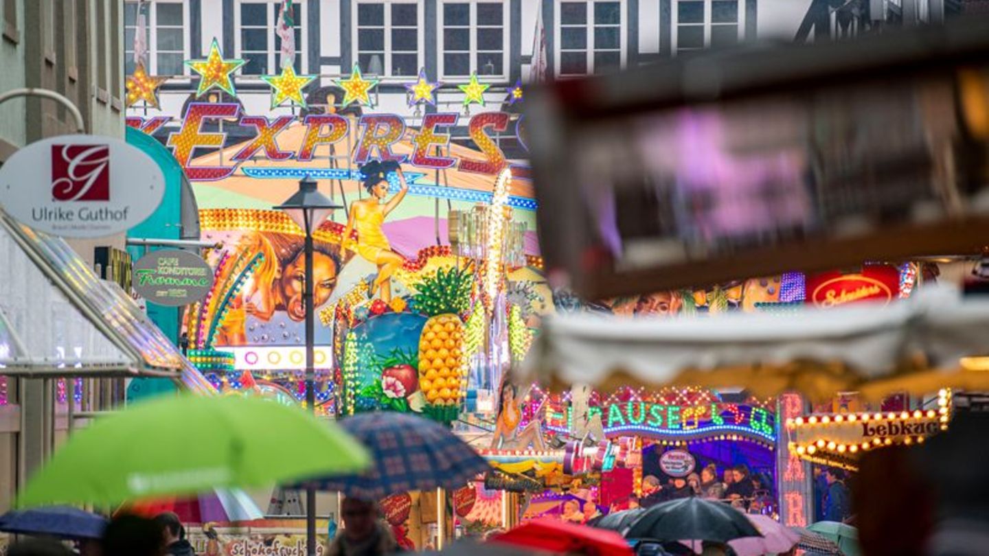 Allerheiligen: Soester Kirmes inmitten der Altstadt geht los