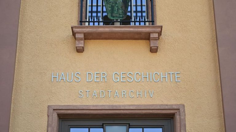 Preisverleihung: Stadtarchiv Suhl erhält Thüringer Archivpreis