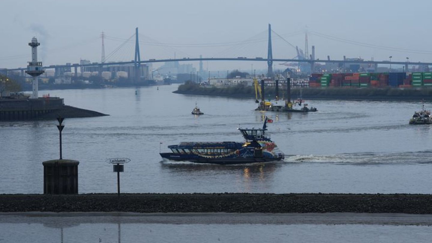 Hamburger Hafenfähren: Hadag nimmt direkte Fährverbindung nach Finkenwerder auf