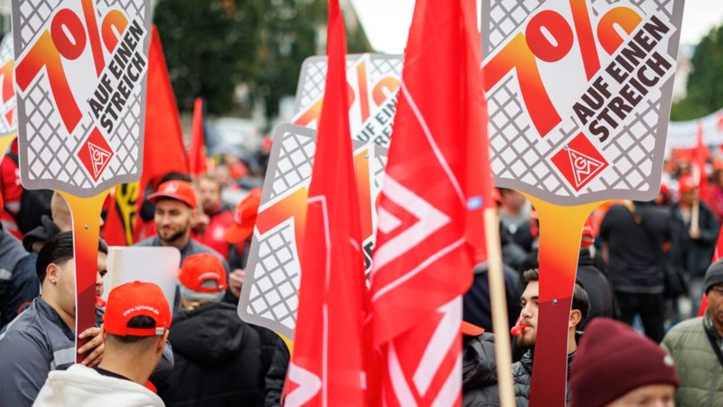 Metall- und Elektroindustrie: 6.000 Metaller in Bayern im Warnstreik