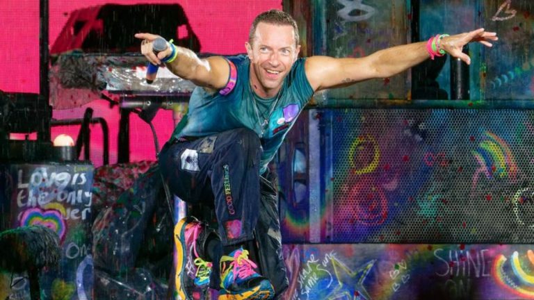 Schockmoment bei Konzert: Coldplay: Chris Martin stürzt in Melbourne in Bühnen-Öffnung