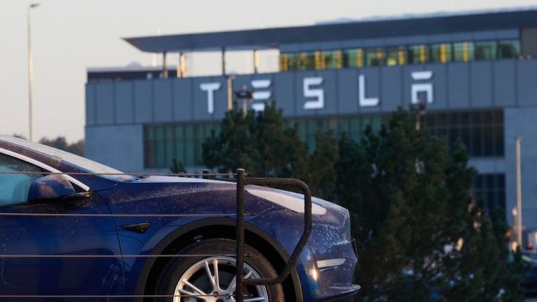 Autoindustrie: Tesla-Beschäftigte erhalten 4 Prozent mehr Geld