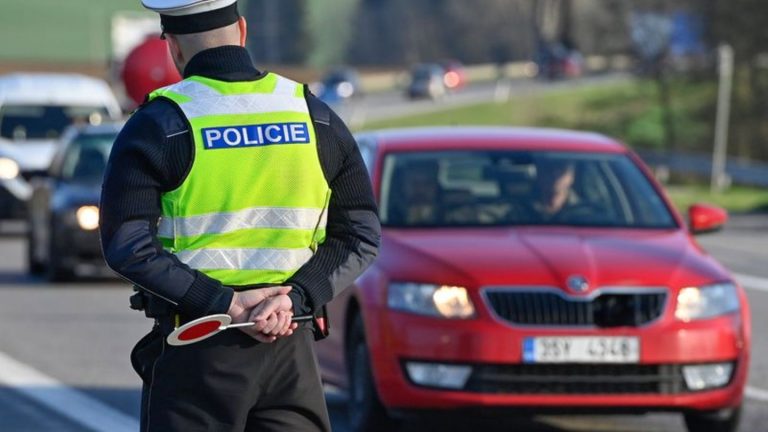 Straßenverkehr: Polizisten in Tschechien verzichten auf Knöllchen