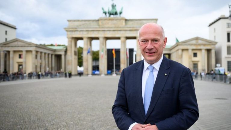 35. Jahrestag des Mauerbaus: Wegner warf als Kind Steine über die Mauer